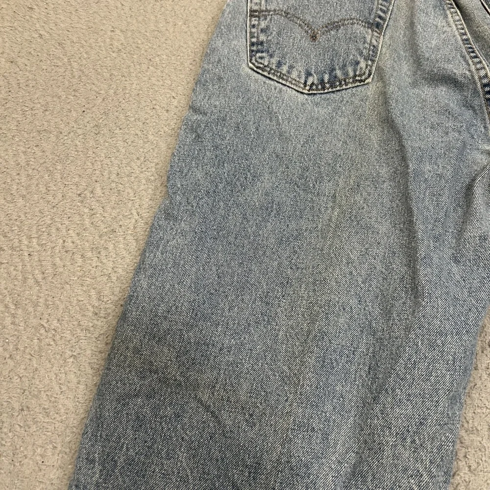 Vintage Levis Jeans Mens 36x34 Blue Denim 560 Loose Fit Tapered Leg Light Wash